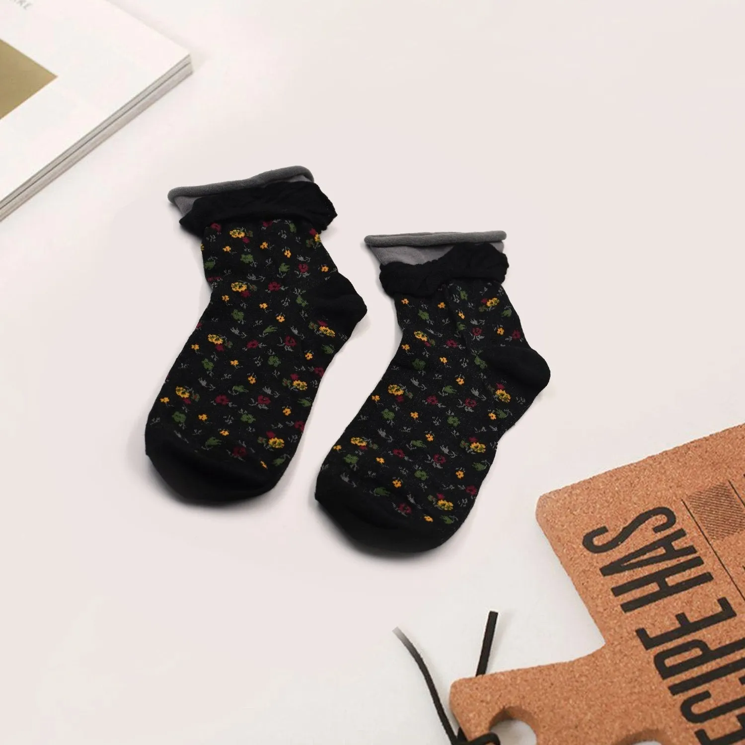 7344 Women's Crew Socks With fresh little flowers Printed ,high quality socks (Pack Of 20Pair)